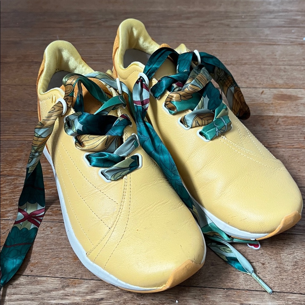 Saysh leather 8.5/39 yellow with patterned laces